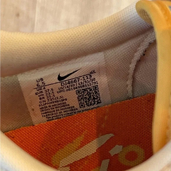 Nike Daybreak Paisley Swoosh - Picture 10 of 14